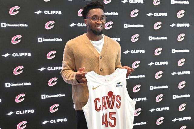 donovan-mitchell-cavaliers-900x600.jpg